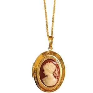 ♠️♠️+ Vintage Classic Cameo Locket Necklace in 14k Gold Overlay
